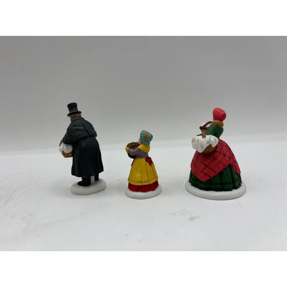 Department 56 1997 Vintage Heritage Village The Spirit Of Giving Set of 3 58322